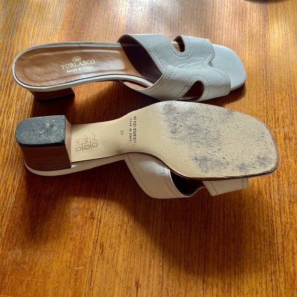 Italian Leather Block Kitten Heels - Picture 3 of 16